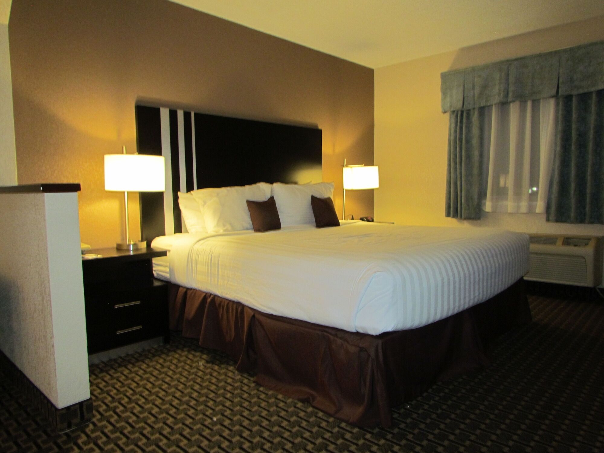 Hotel Ramada By Wyndham Glendale Heights/Lombard Esterno foto